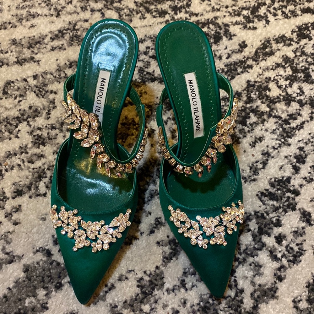 Manolo Blahnik Lurum Embellished Satin Mules size 38 - Picture 1 of 6